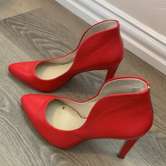 BCBGeneration gorgeous red 4” heels - Picture 8 of 9